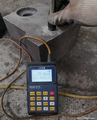 高耐磨的破碎機錘頭多耐磨?專業測硬度設備現場測。